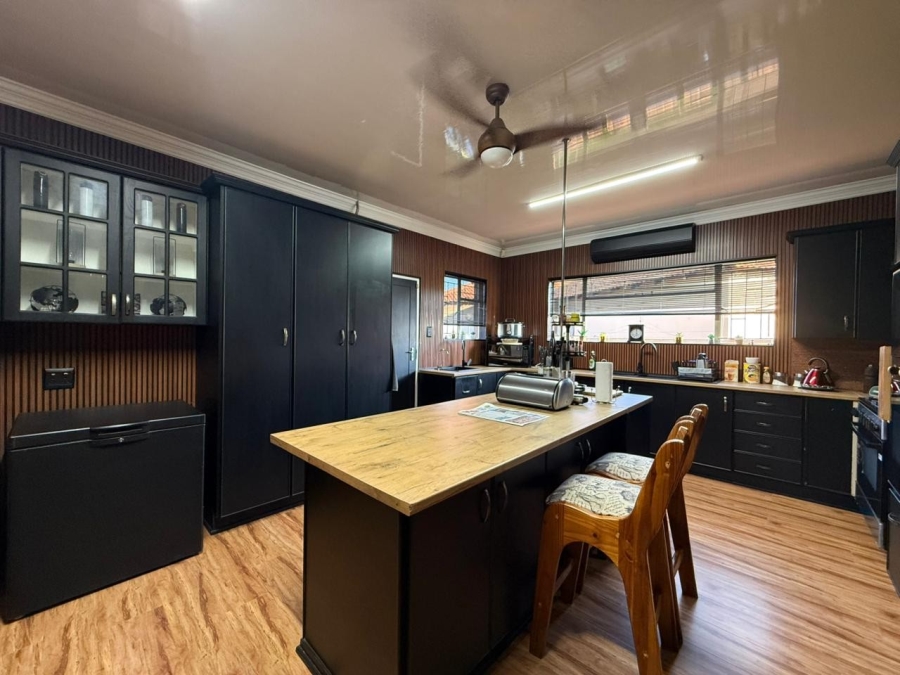 4 Bedroom Property for Sale in Naudeville Free State